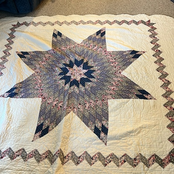 Vintage Star Quilt 81”x86” EUC No stains or tears noted. - Picture 1 of 1